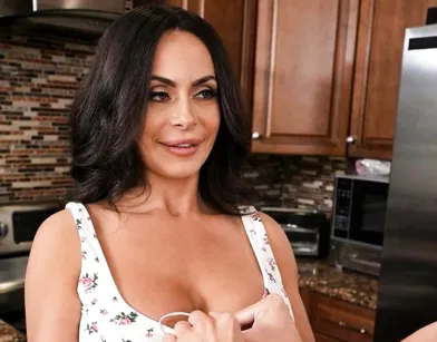 Ухажер зрелой мамаши все еще ее пасынок