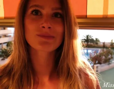 Быстрый утренний секс со своей девушкой со спермой в рот