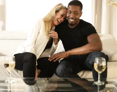 Пьяная мамка захотела секса чернокожим соседом