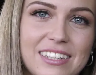 Очень милая девушка в гостях у Вудмана